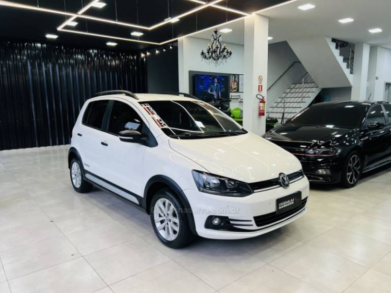 VOLKSWAGEN - FOX - 2017/2017 - Branca - R$ 55.900,00
