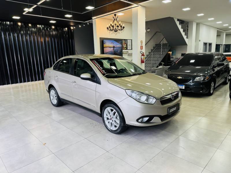 FIAT - SIENA - 2015/2015 - Bege - R$ 45.900,00