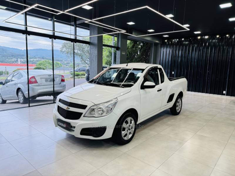 CHEVROLET - MONTANA - 2016/2016 - Branca - R$ 49.900,00