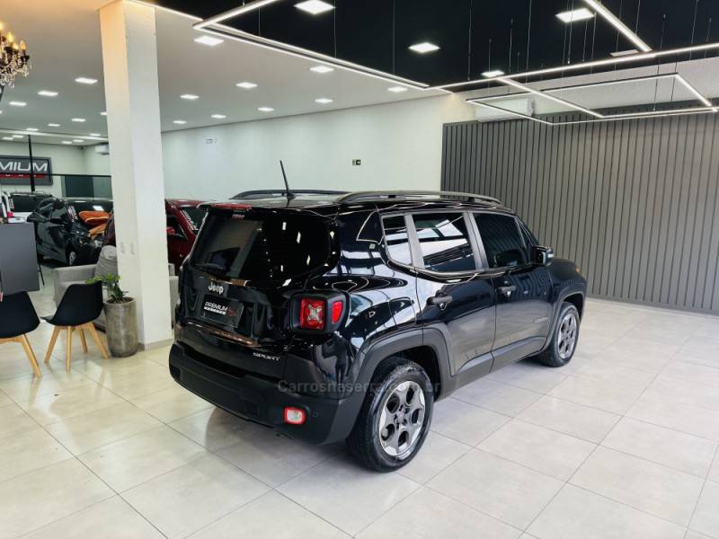 JEEP - RENEGADE - 2017/2017 - Preta - R$ 75.900,00