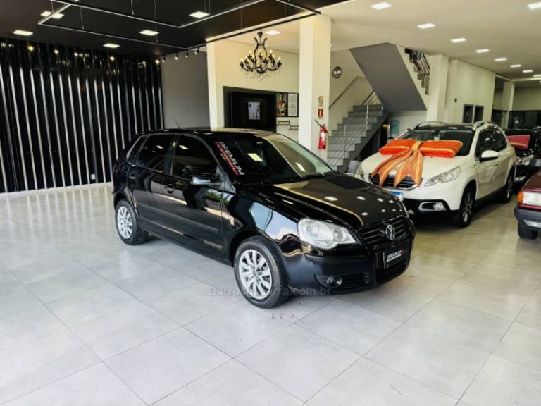 VOLKSWAGEN - POLO - 2008/2008 - Preta - R$ 35.900,00