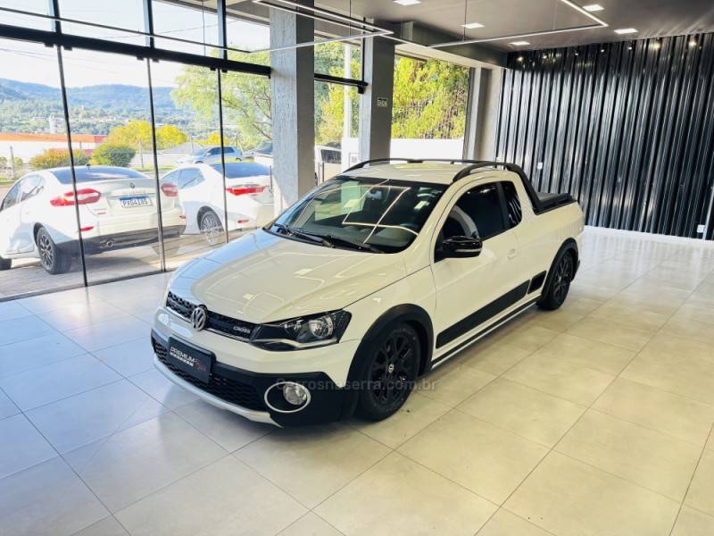 VOLKSWAGEN - SAVEIRO - 2014/2014 - Branca - R$ 65.900,00