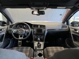 VOLKSWAGEN - GOLF - 2016/2016 - Preta - R$ 145.900,00