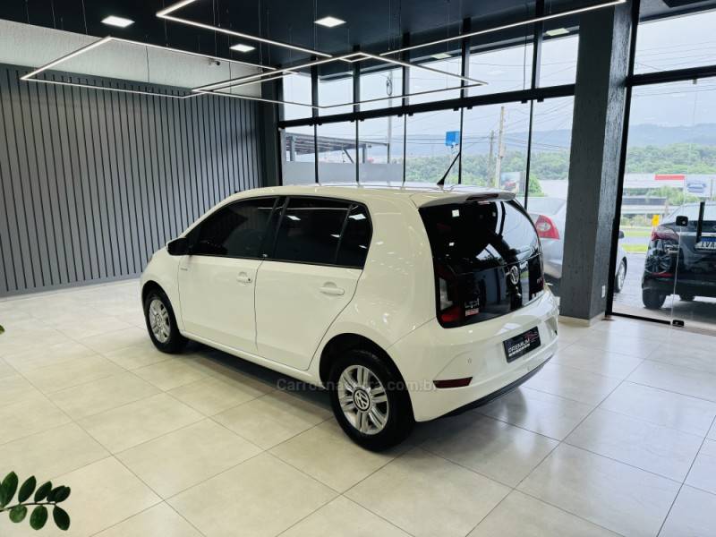 VOLKSWAGEN - UP - 2019/2019 - Branca - R$ 65.900,00