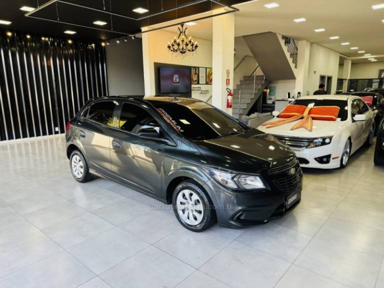CHEVROLET - ONIX - 2019/2019 - Cinza - R$ 55.900,00