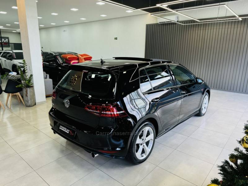 VOLKSWAGEN - GOLF - 2016/2016 - Preta - R$ 145.900,00