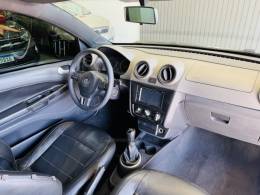 VOLKSWAGEN - SAVEIRO - 2014/2014 - Branca - R$ 65.900,00