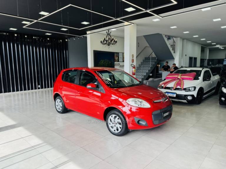 FIAT - PALIO - 2013/2013 - Vermelha - R$ 36.900,00