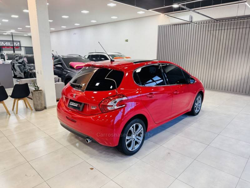 PEUGEOT - 208 - 2016/2016 - Vermelha - R$ 56.900,00