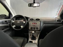FORD - FOCUS - 2011/2011 - Branca - R$ 39.900,00
