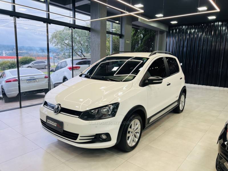 VOLKSWAGEN - FOX - 2017/2017 - Branca - R$ 55.900,00