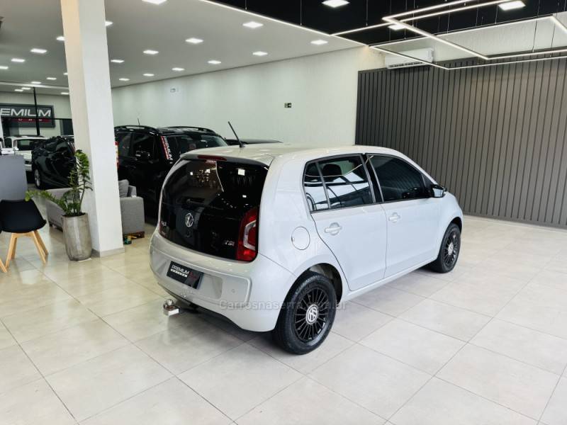 VOLKSWAGEN - UP - 2017/2017 - Prata - R$ 59.900,00