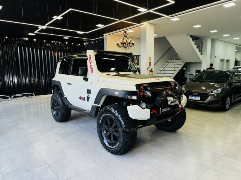 TROLLER - T4 - 2018/2018 - Branca - R$ 179.900,00