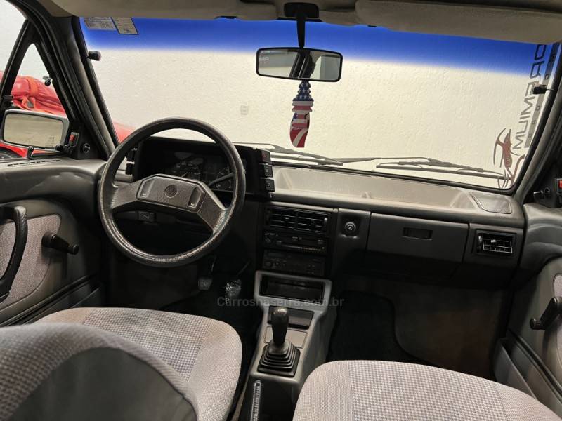 VOLKSWAGEN - VOYAGE - 1990/1990 - Vermelha - R$ 40.000,00