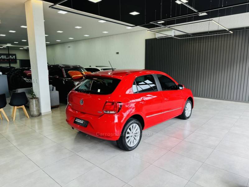 VOLKSWAGEN - GOL - 2016/2016 - Vermelha - R$ 47.900,00