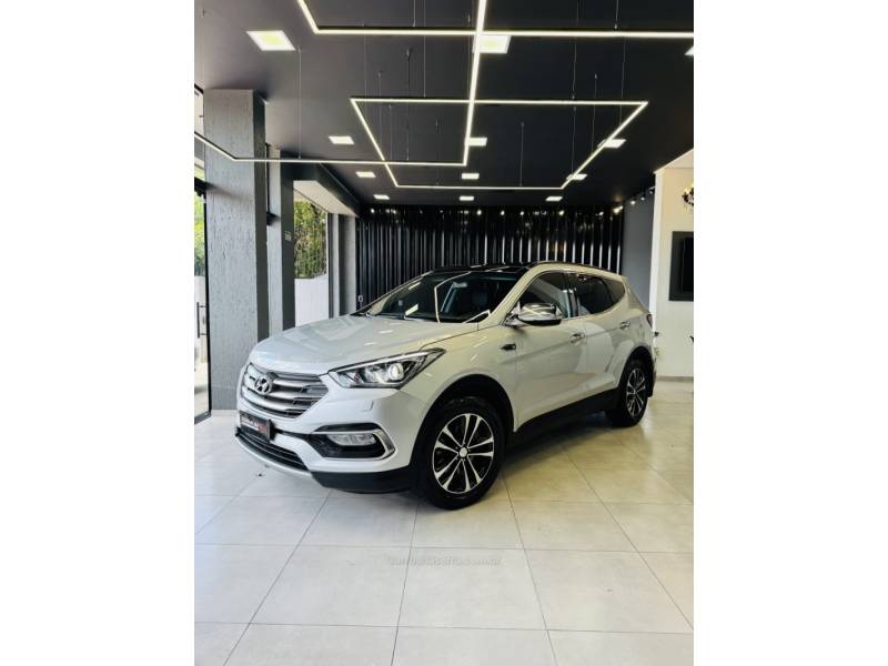 HYUNDAI - SANTA FÉ - 2019/2019 - Prata - R$ 139.900,00