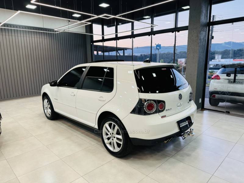 VOLKSWAGEN - GOLF - 2014/2014 - Branca - R$ 65.900,00