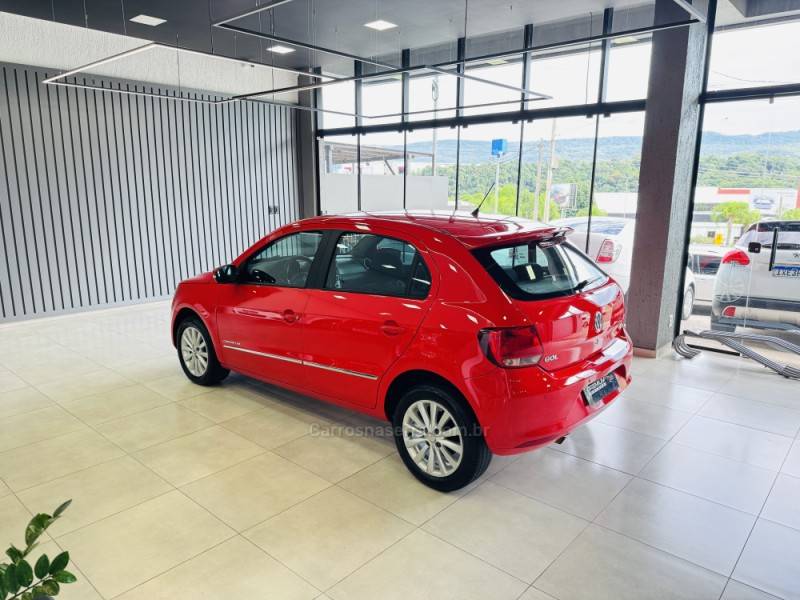 VOLKSWAGEN - GOL - 2016/2016 - Vermelha - R$ 47.900,00