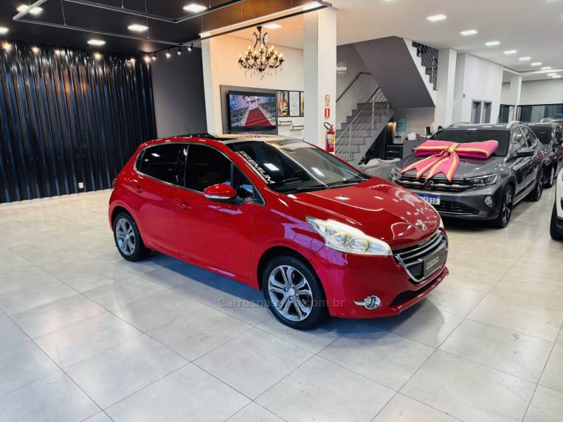 PEUGEOT - 208 - 2016/2016 - Vermelha - R$ 56.900,00