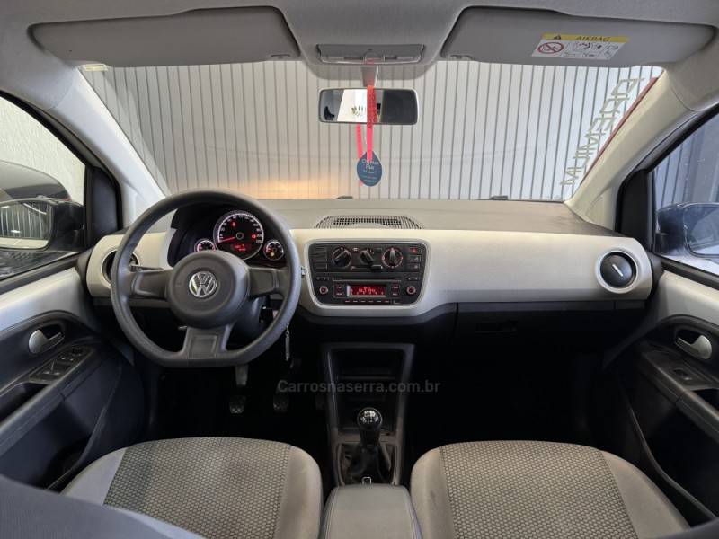 VOLKSWAGEN - UP - 2017/2017 - Prata - R$ 59.900,00