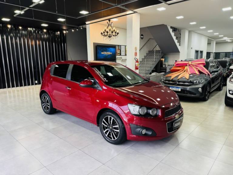 CHEVROLET - SONIC - 2014/2014 - Vermelha - R$ 45.900,00