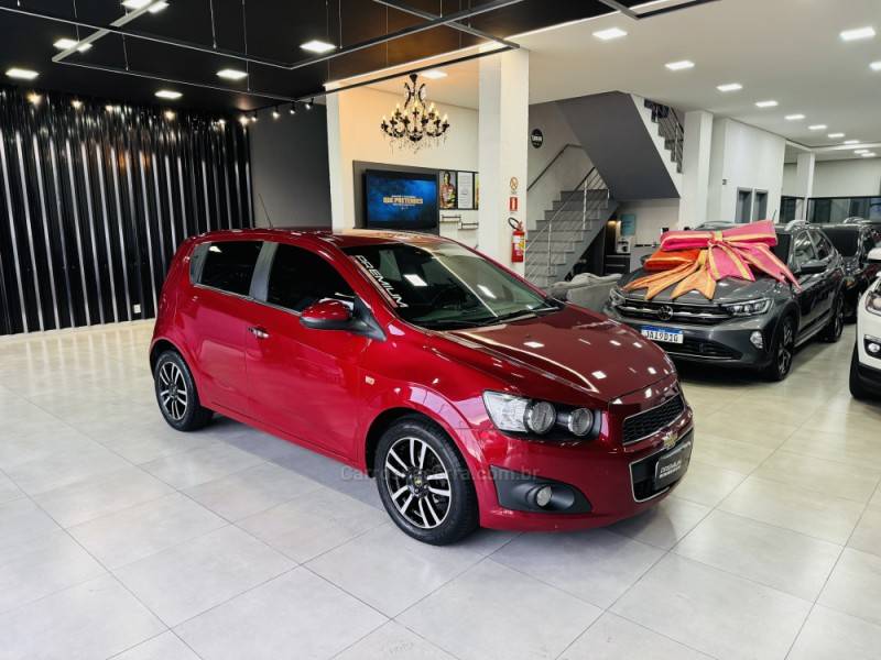 CHEVROLET - SONIC - 2014/2014 - Vermelha - R$ 45.900,00
