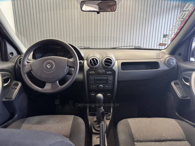 RENAULT - LOGAN - 2013/2013 - Preta - R$ 24.900,00