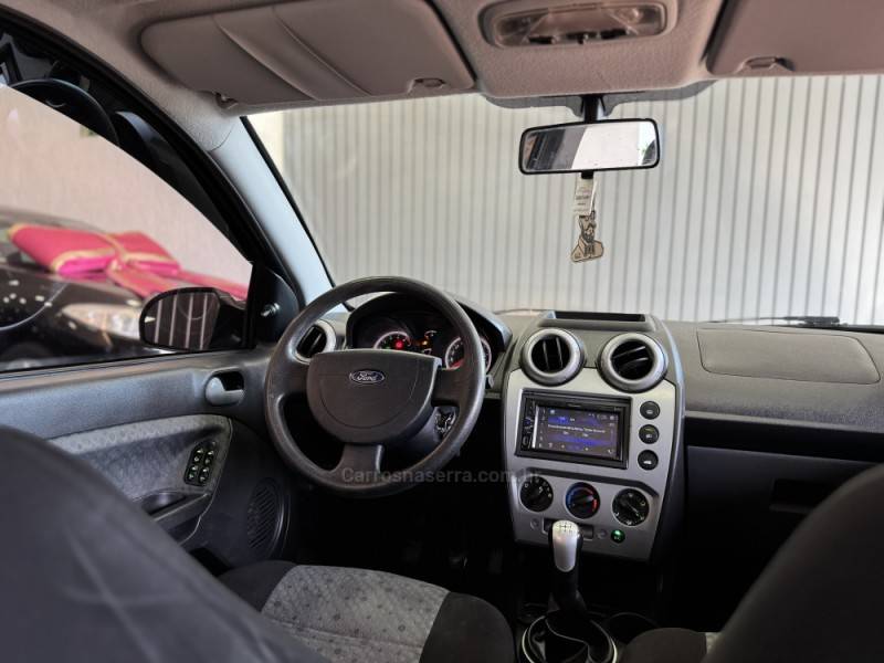 FORD - FIESTA - 2013/2013 - Azul - R$ 35.900,00