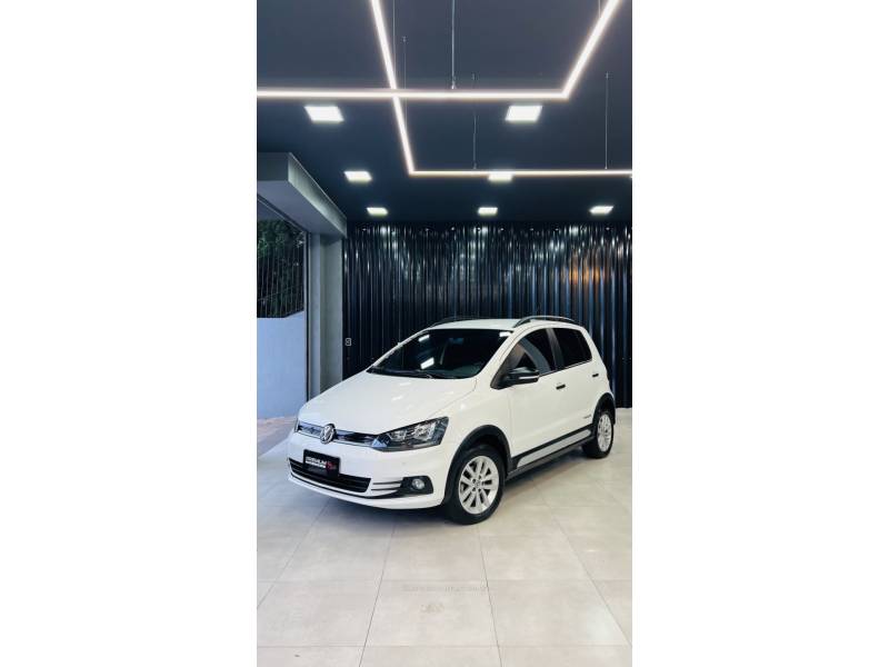 VOLKSWAGEN - FOX - 2017/2017 - Branca - R$ 55.900,00