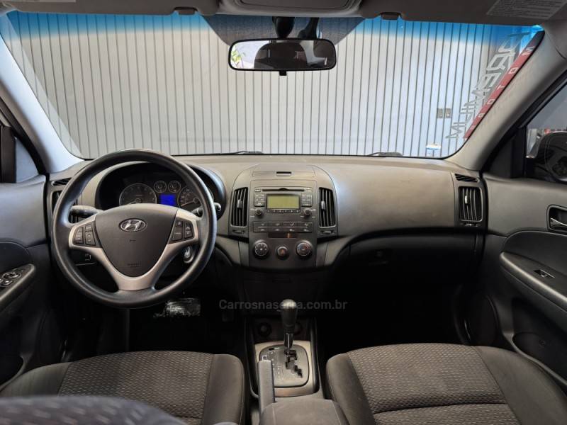 HYUNDAI - I30 - 2012/2012 - Prata - R$ 39.900,00