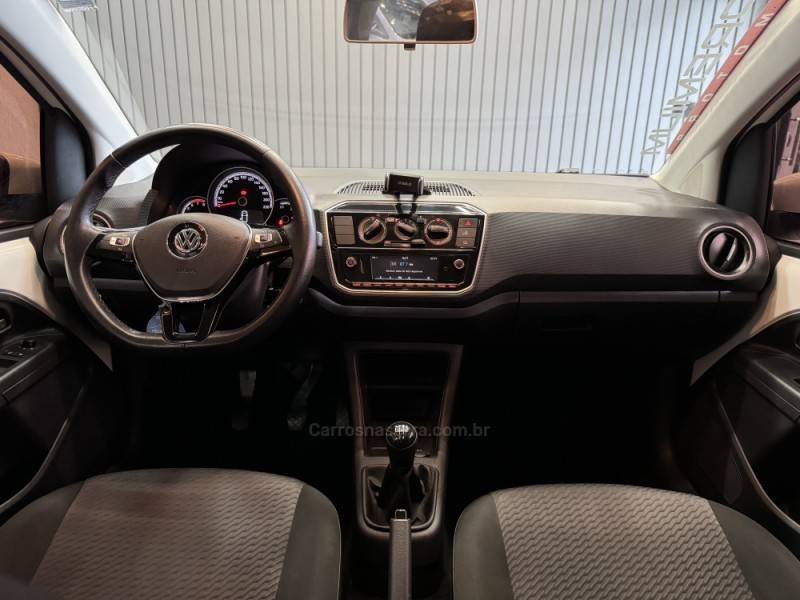 VOLKSWAGEN - UP - 2019/2019 - Branca - R$ 65.900,00