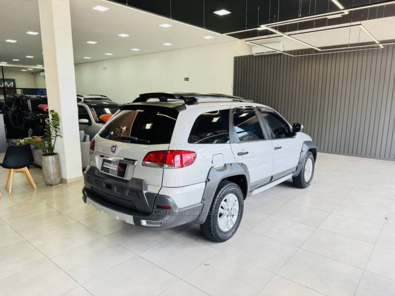 FIAT - PALIO - 2014/2014 - Prata - R$ 45.900,00