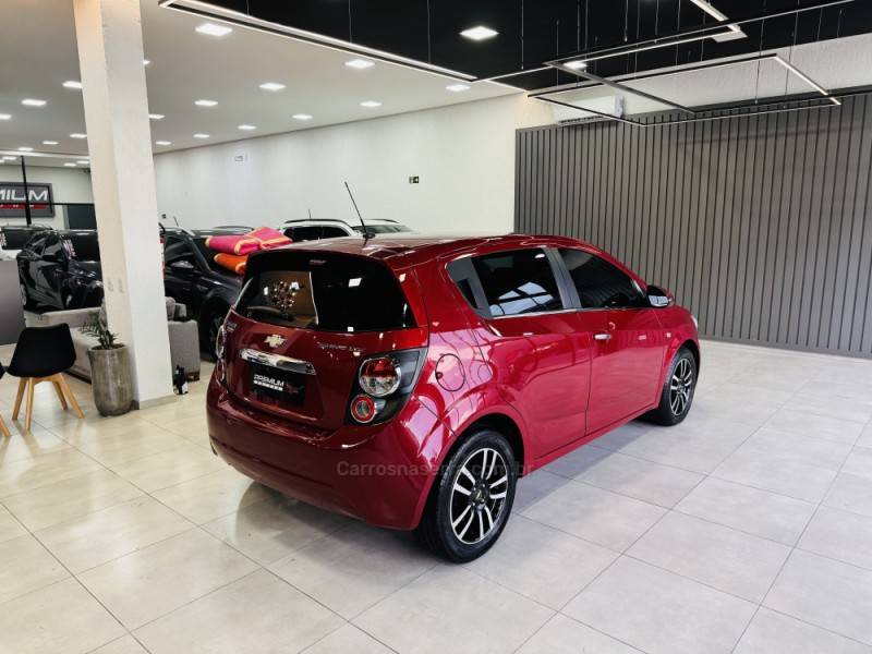 CHEVROLET - SONIC - 2014/2014 - Vermelha - R$ 45.900,00