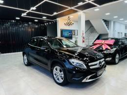 MERCEDES-BENZ - GLA 200 - 2016/2016 - Preta - R$ 122.900,00
