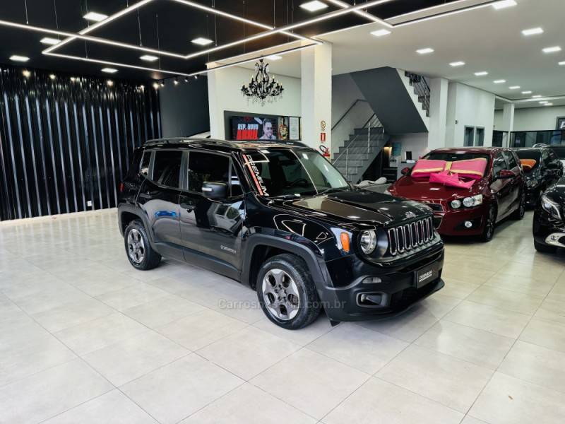 JEEP - RENEGADE - 2017/2017 - Preta - R$ 75.900,00