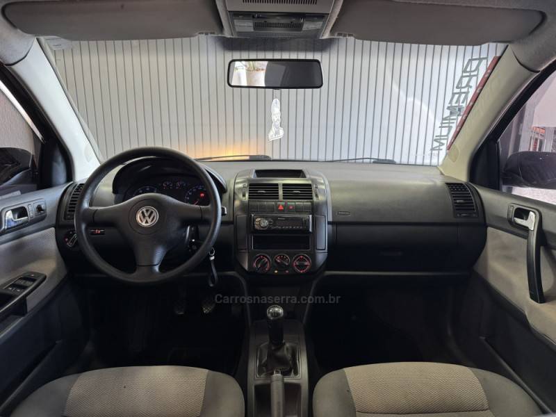 VOLKSWAGEN - POLO - 2008/2008 - Preta - R$ 35.900,00