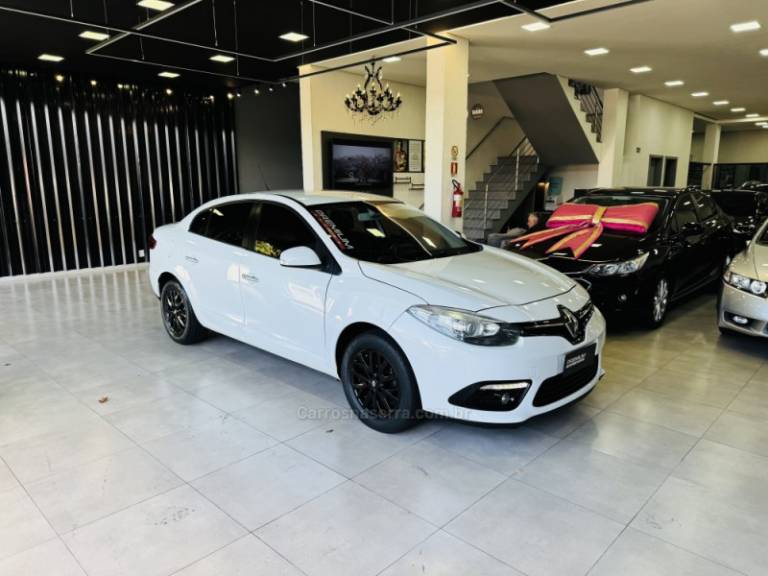 RENAULT - FLUENCE - 2016/2016 - Branca - R$ 55.900,00