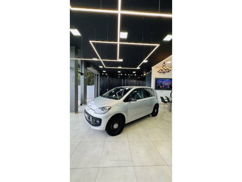 VOLKSWAGEN - UP - 2017/2017 - Prata - R$ 59.900,00