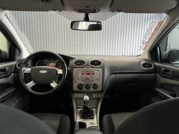 FORD - FOCUS - 2011/2011 - Branca - R$ 39.900,00