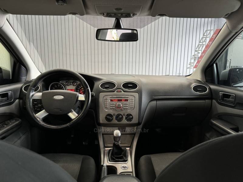 FORD - FOCUS - 2011/2011 - Branca - R$ 39.900,00