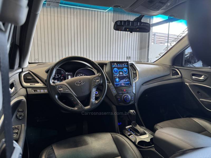 HYUNDAI - SANTA FÉ - 2019/2019 - Prata - R$ 139.900,00