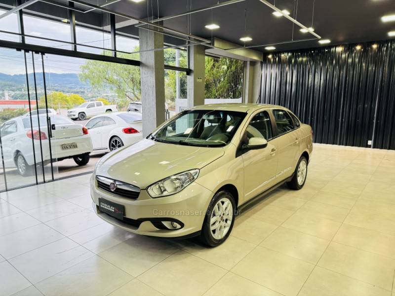 FIAT - SIENA - 2015/2015 - Bege - R$ 45.900,00