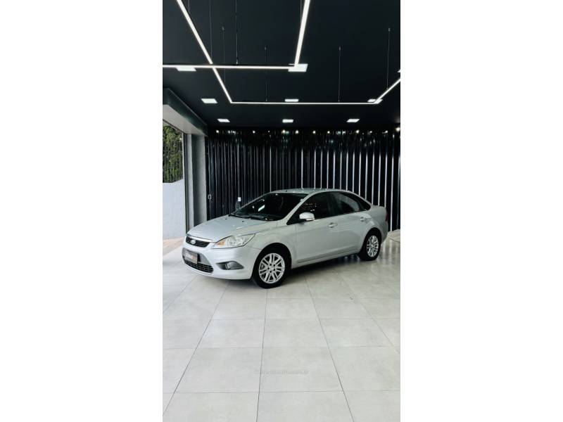 FORD - FOCUS - 2011/2011 - Branca - R$ 39.900,00