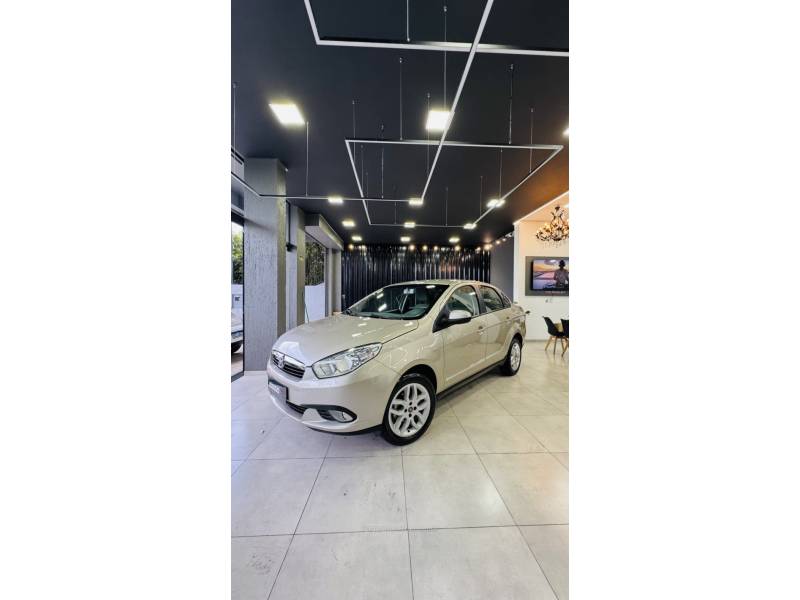 FIAT - SIENA - 2015/2015 - Bege - R$ 45.900,00