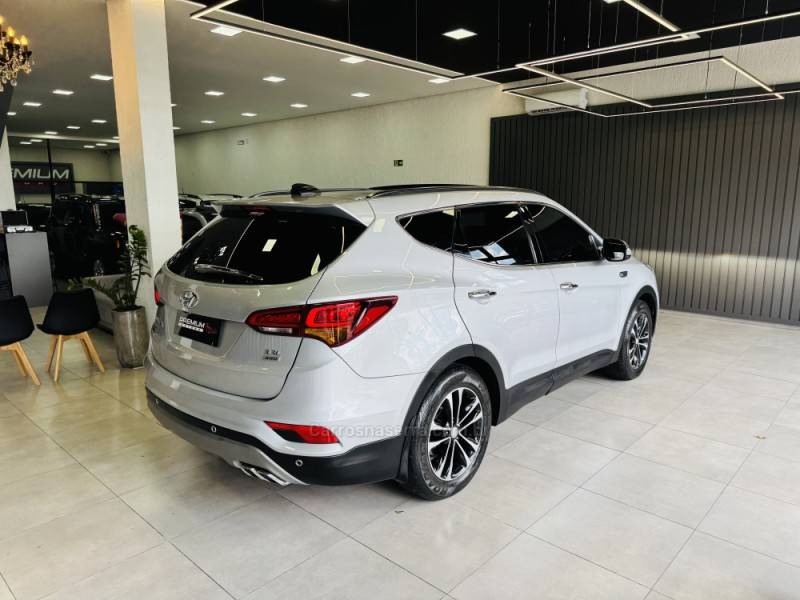 HYUNDAI - SANTA FÉ - 2019/2019 - Prata - R$ 139.900,00
