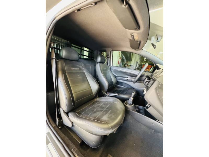 VOLKSWAGEN - SAVEIRO - 2014/2014 - Branca - R$ 65.900,00