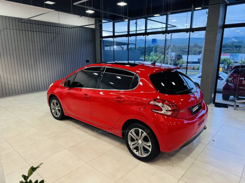 PEUGEOT - 208 - 2016/2016 - Vermelha - R$ 56.900,00