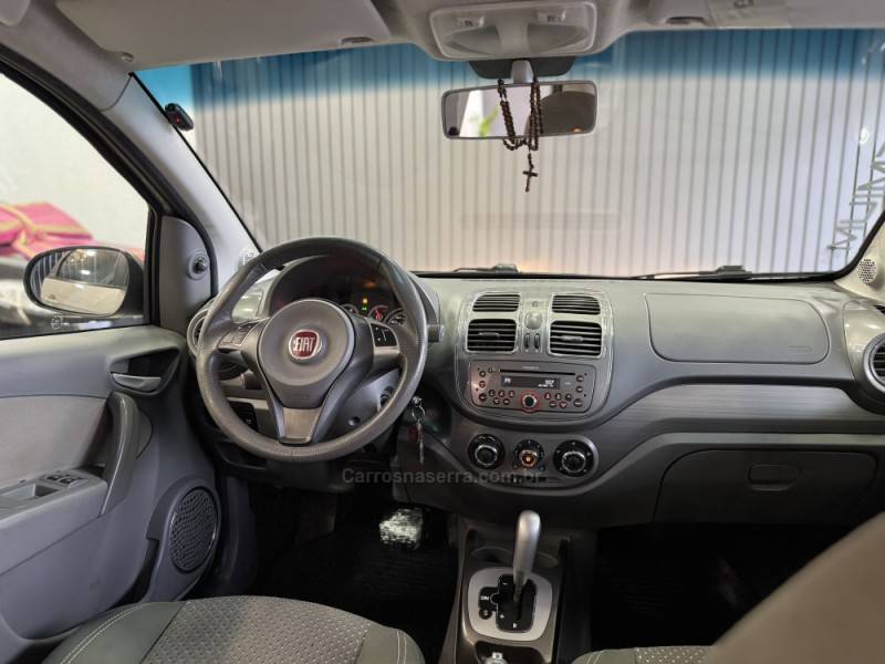 FIAT - SIENA - 2015/2015 - Bege - R$ 45.900,00