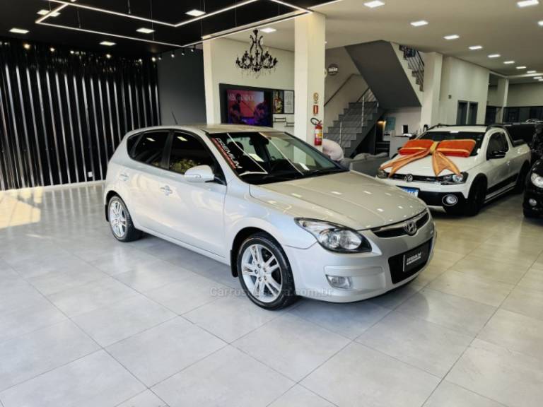 HYUNDAI - I30 - 2012/2012 - Prata - R$ 39.900,00