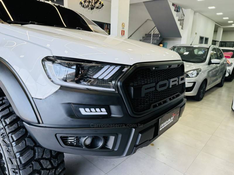 FORD - RANGER - 2020/2020 - Branca - R$ 179.900,00